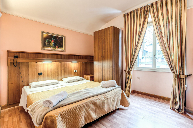 Bedroom 4, Hotel Altavilla, Rome