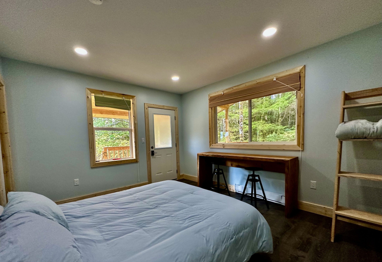 Bedroom 2, Green Coast Lodge, Skeena-Queen Charlotte