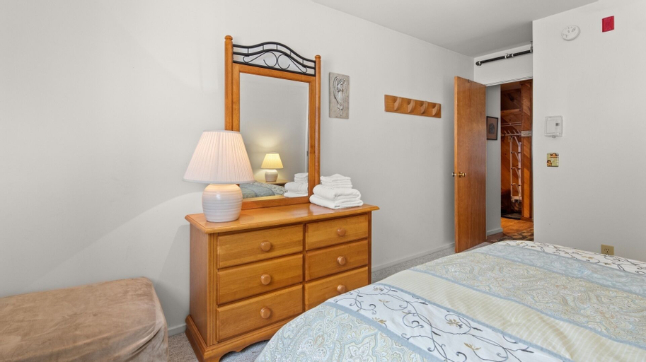 Bedroom 27