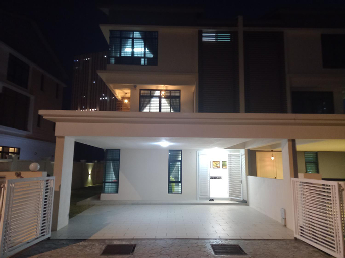 Pearl Residences Villas Sleep 27, Penang Island