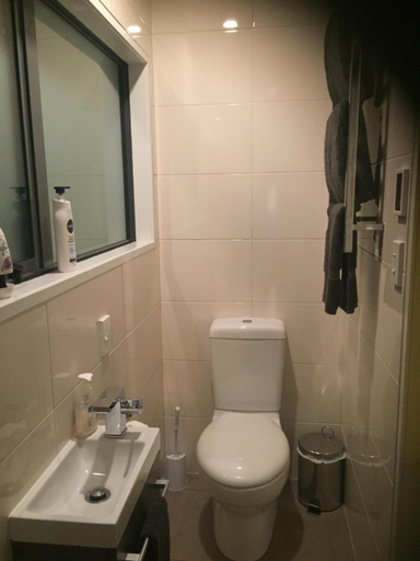 Others 2, Accommodation in Frimley, Hastings city