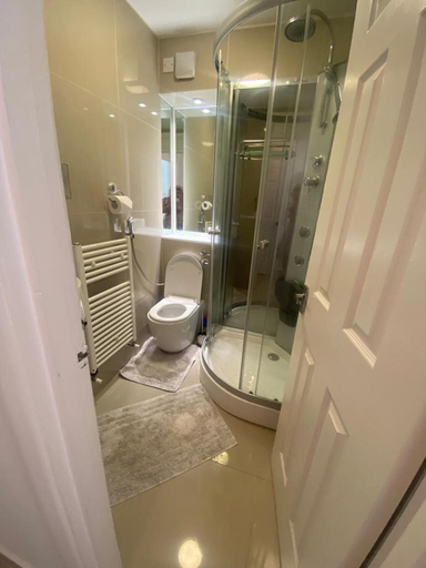 Bathroom 4, Charming 1-bed Apartment in Chigwell, Essex