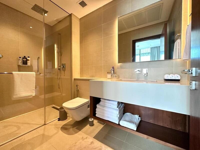 Bathroom 3, Panoramic 2BR with Marina View, Dubai