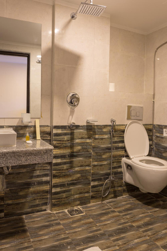 Bathroom 4, Hotel Yellow Pagoda Pokhara, Gandaki