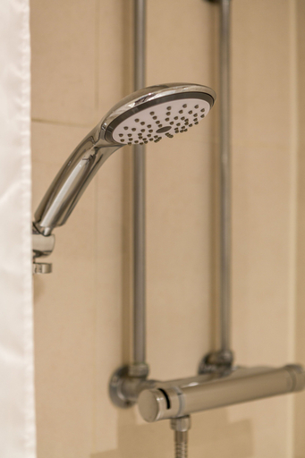 Bathroom 3, Abbeyfield By Chef and Brewer collection, Warwickshire