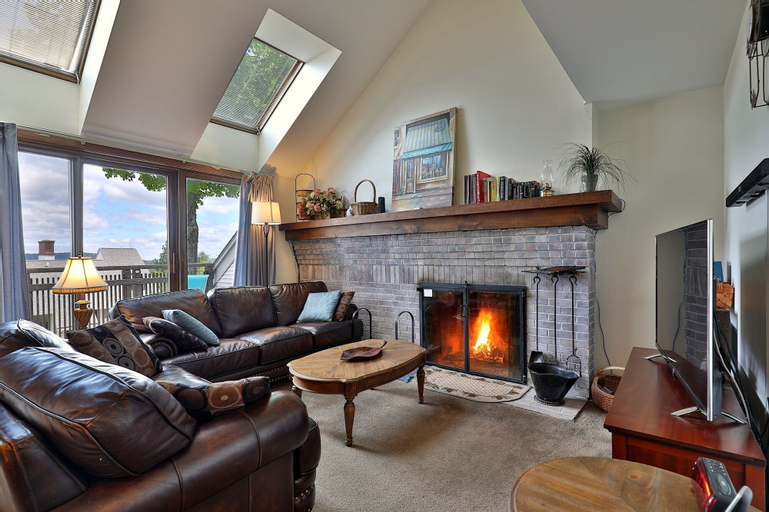 Sunrise West Glade: 3br, 3ba Ski In/ski Out Condo 3 Bedroom Condo, Rutland