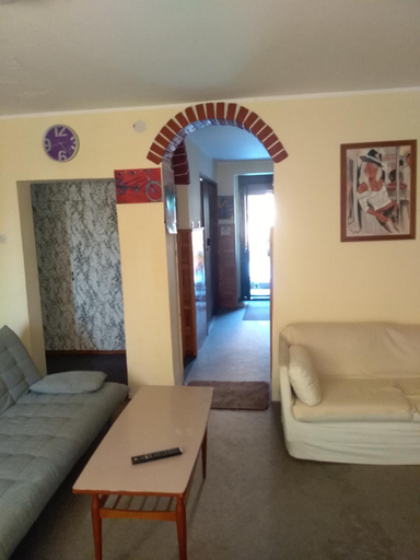 Others 5, Hostel Trajan, Majdanpek