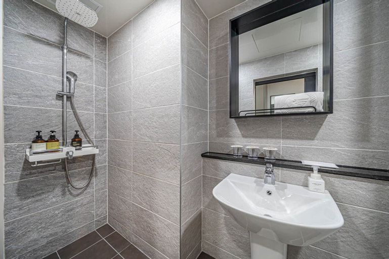 Bathroom 3
