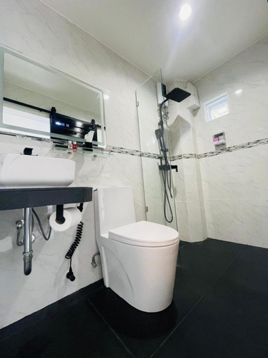 Bathroom 19