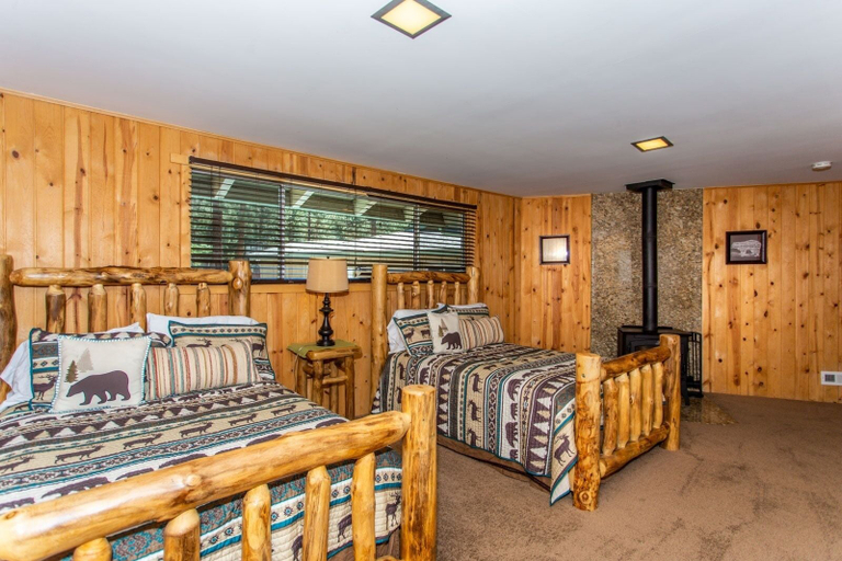 Bedroom 3, Big Bear Splash, San Bernardino