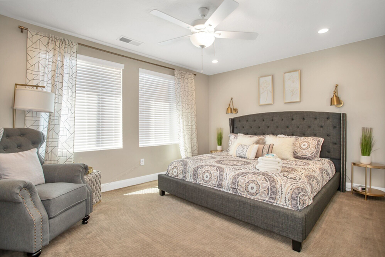 Room 4, Heavenly Comfort @ Hell Hole Trail 5 Bedroom Home by RedAwning, Washington