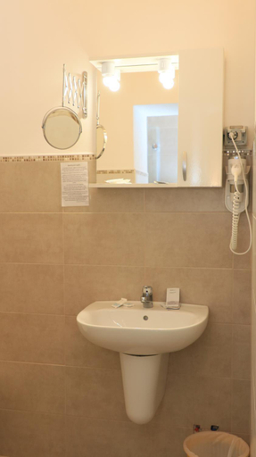 Bathroom 4, Villaggio Elisena, Foggia