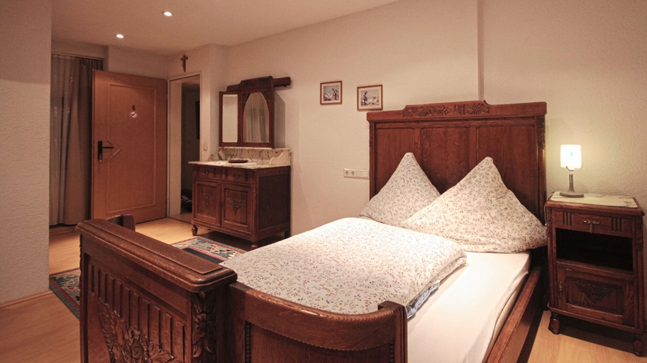 Bedroom 3, Hotel zum Schwan, Euskirchen
