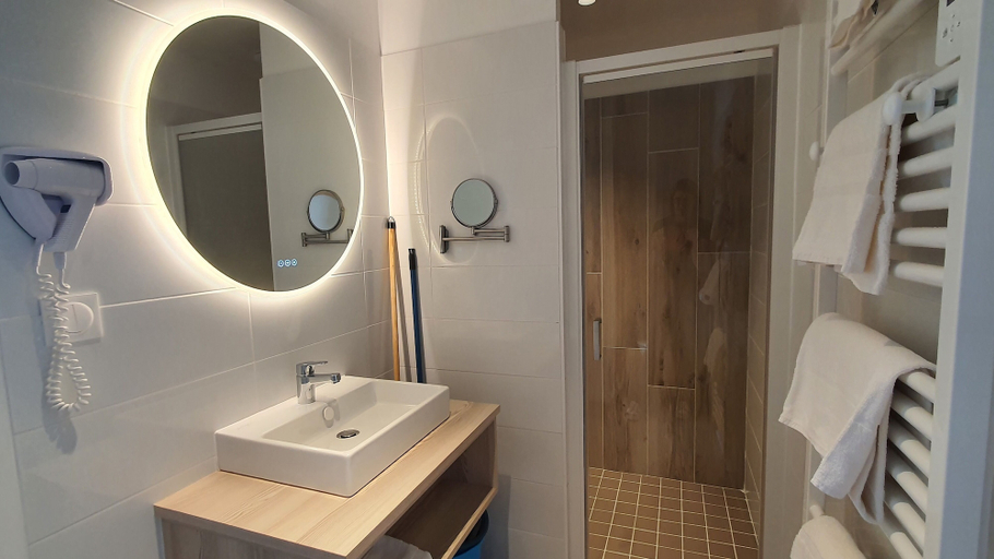Bathroom 3, La Vigie Vacances, Vendée
