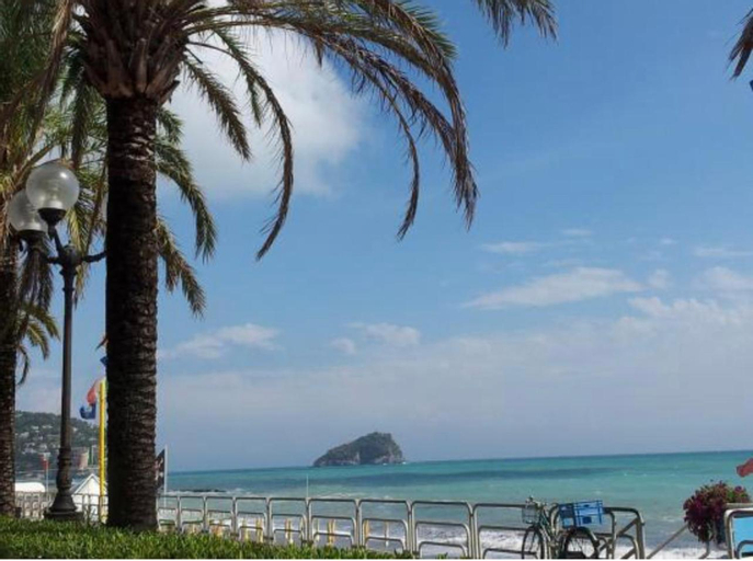 Exterior & Views 5, A 5 minuti dal mare - Dolphin Beach House, Savona