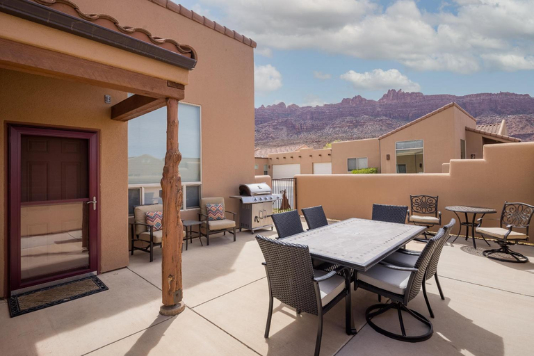 Others 4, Rim Village Unit V4, Grand
