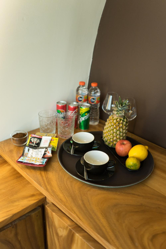 Food & Drinks