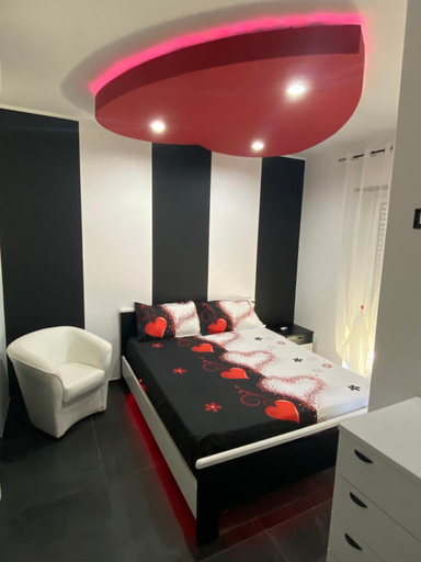 Others 5, IRIS ROOM, Bari