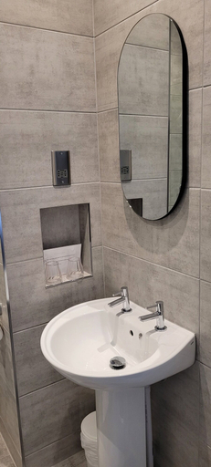 Bathroom 3, Victoria Park Lodge, Warwickshire