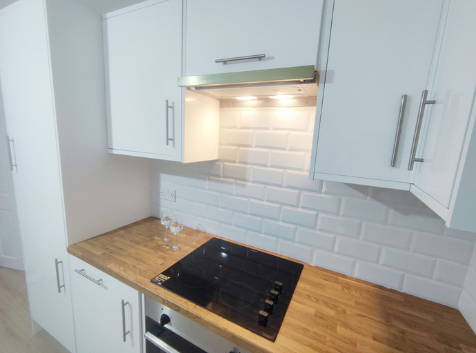 Others 5, 2-bed Flat Near Park in Central London, London