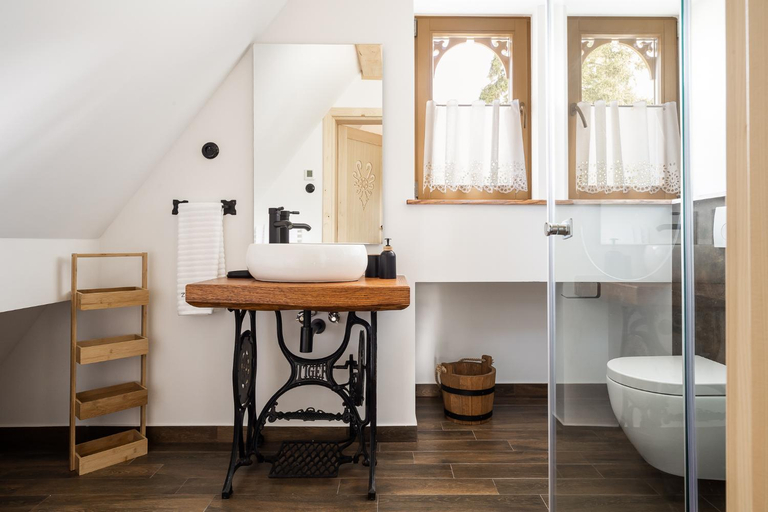 Bathroom 3, Zacny Lasek, Tatra