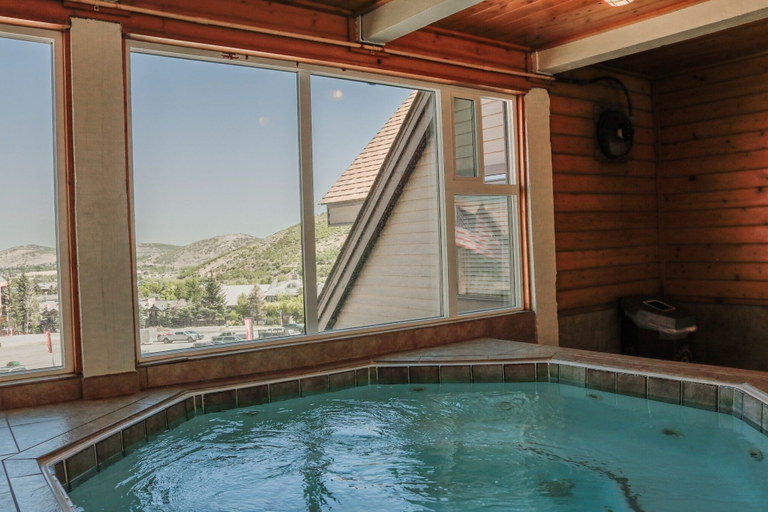 Pool 3, Ski Lodge Studio Studio Bedroom Condo by RedAwning, Summit