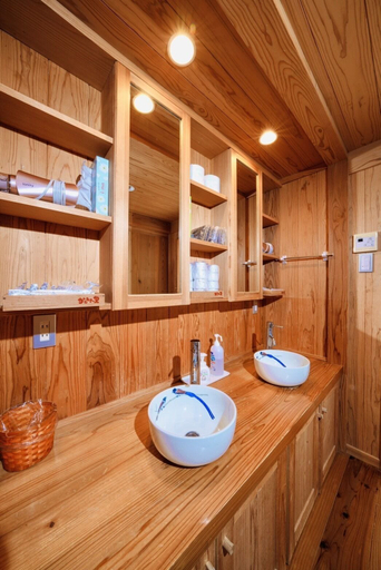 Bathroom 5, Kataakino Sato, Miyakojima
