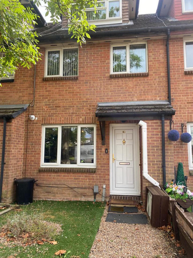 Exterior & Views, Charming 1-bed Apartment in Chigwell, Essex