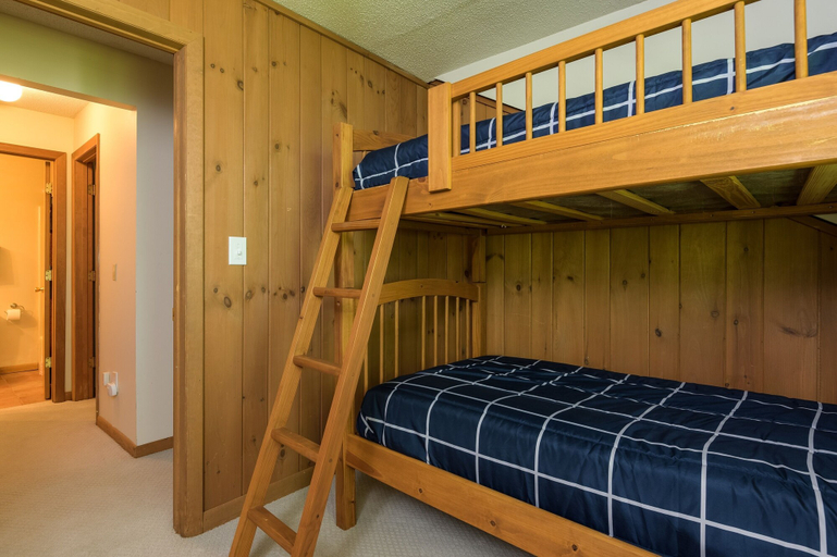 Bedroom 3, Okemo Westwood Condo 3 Bedroom Condo by RedAwning, Windsor