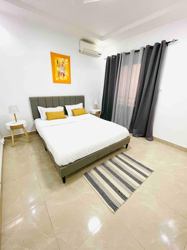 Bedroom 2, Room in Apartment - Large Bedroom With Small Work Area, Dakar