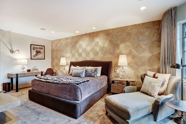 Room 2, Luxurious Chalet w/ Private Elevator by RedAwning, Eagle