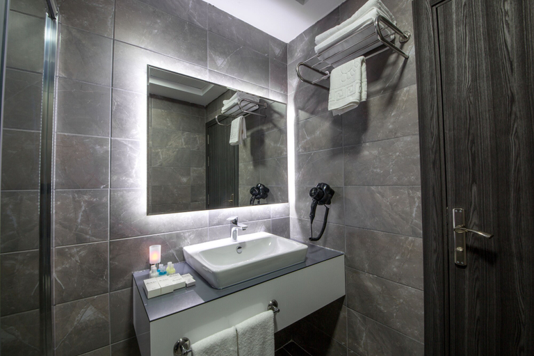 Bathroom 4, Cavit Duvan Prestige Hotel, Merkez