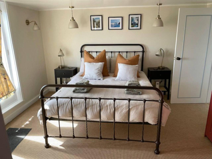 Bedroom 4, The Turret - The Best View in Folkestone, Kent