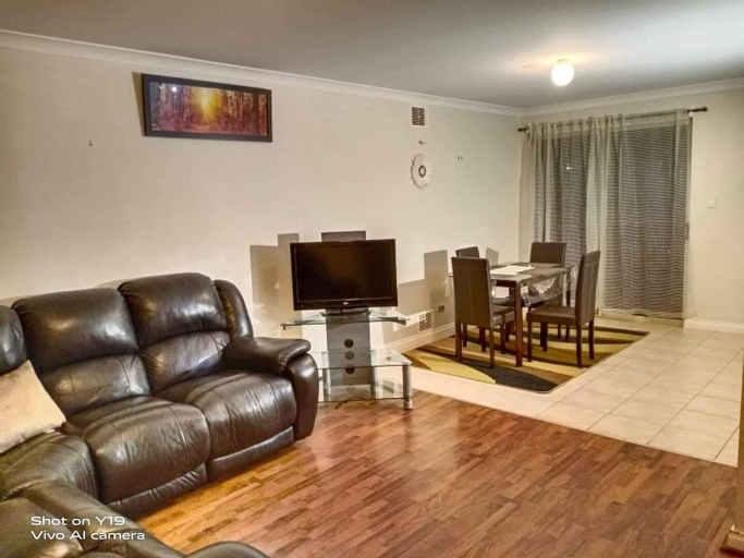 Others 3, 2 Bed room luxury holiday home, Kalgoorlie/Boulder