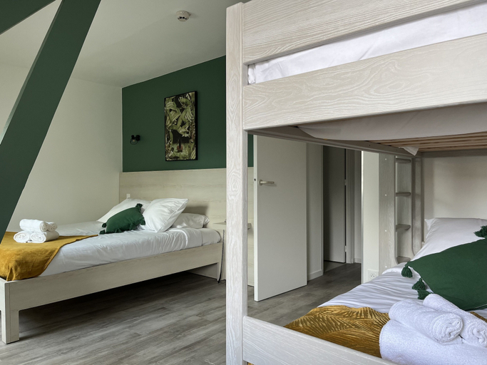 Bedroom 4, Brit Hotel du Dauphin, Orne