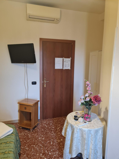 Others 4, LA PALAZZINA, Rome