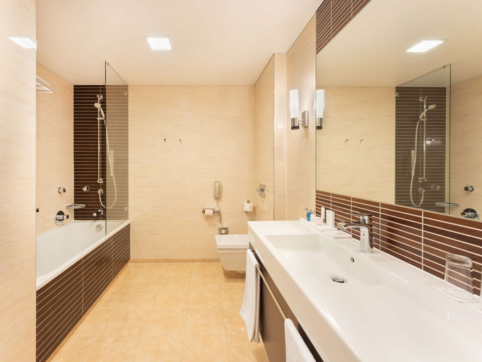 Bathroom 4, Radisson Blu Hotel Gdansk, Gdańsk City