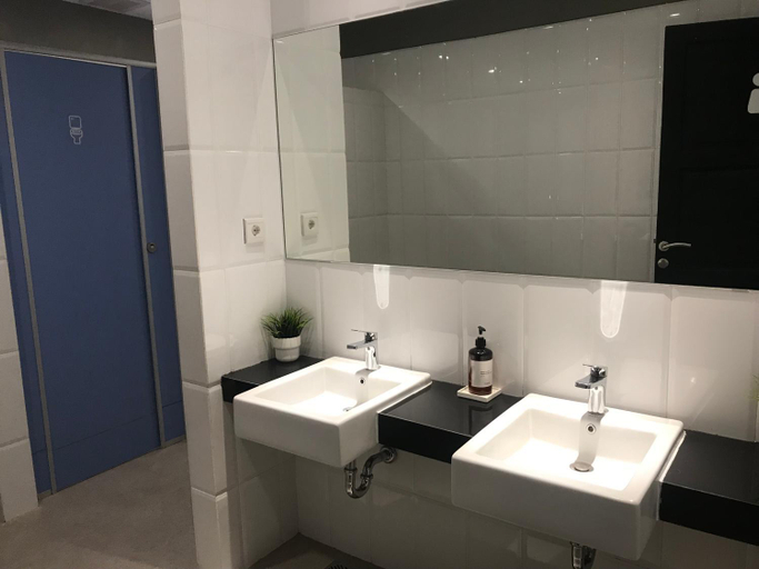 Bathroom 1, PassGo Thamrin, Jakarta Pusat