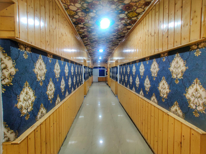Others 3, Hotel Nissar, Srinagar