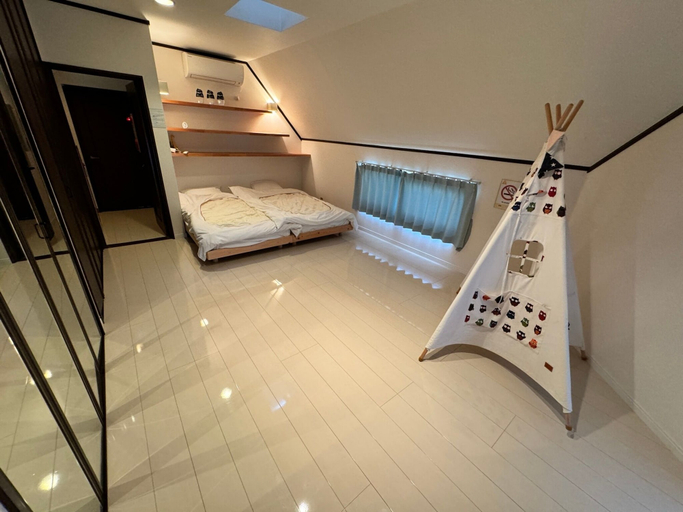 Bedroom 3, Tsuruhashi Michi, Osaka