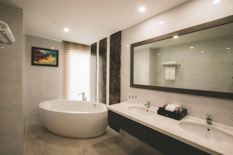 Bathroom 9