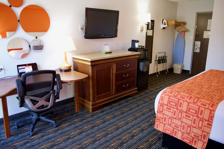 Bedroom 3, Howard Johnson by Wyndham Lexington, Rockbridge