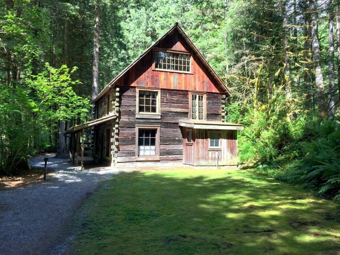 Exterior 2, Snowater Condo #14, Whatcom