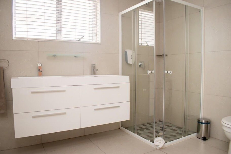 Bathroom 4, Balmoral Lodge, City of Cape Town