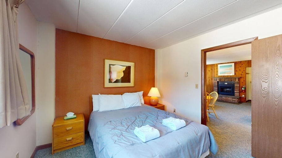 Bedroom 4, Mountain Green Condos at Killington by RedAwning, Rutland