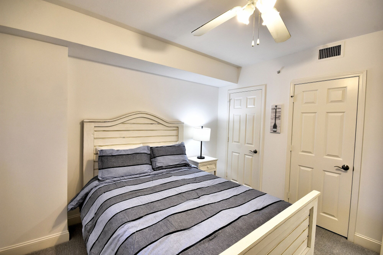 Room 4, Southwind 1204 3 Bedroom Condo by RedAwning, Horry