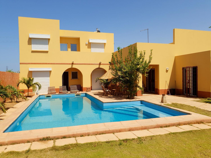 Others 5, Magnifique Villa Riad avec piscine proche plage, Mbour