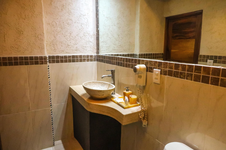 Bathroom 5, Hotel Villas Punta Blanca, José Azueta