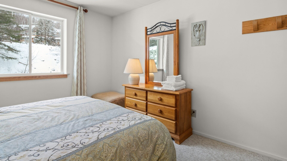 Bedroom 26