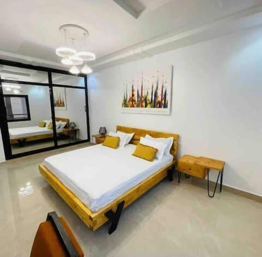 Bedroom 3, Room in Apartment - Large Bedroom With Small Work Area, Dakar